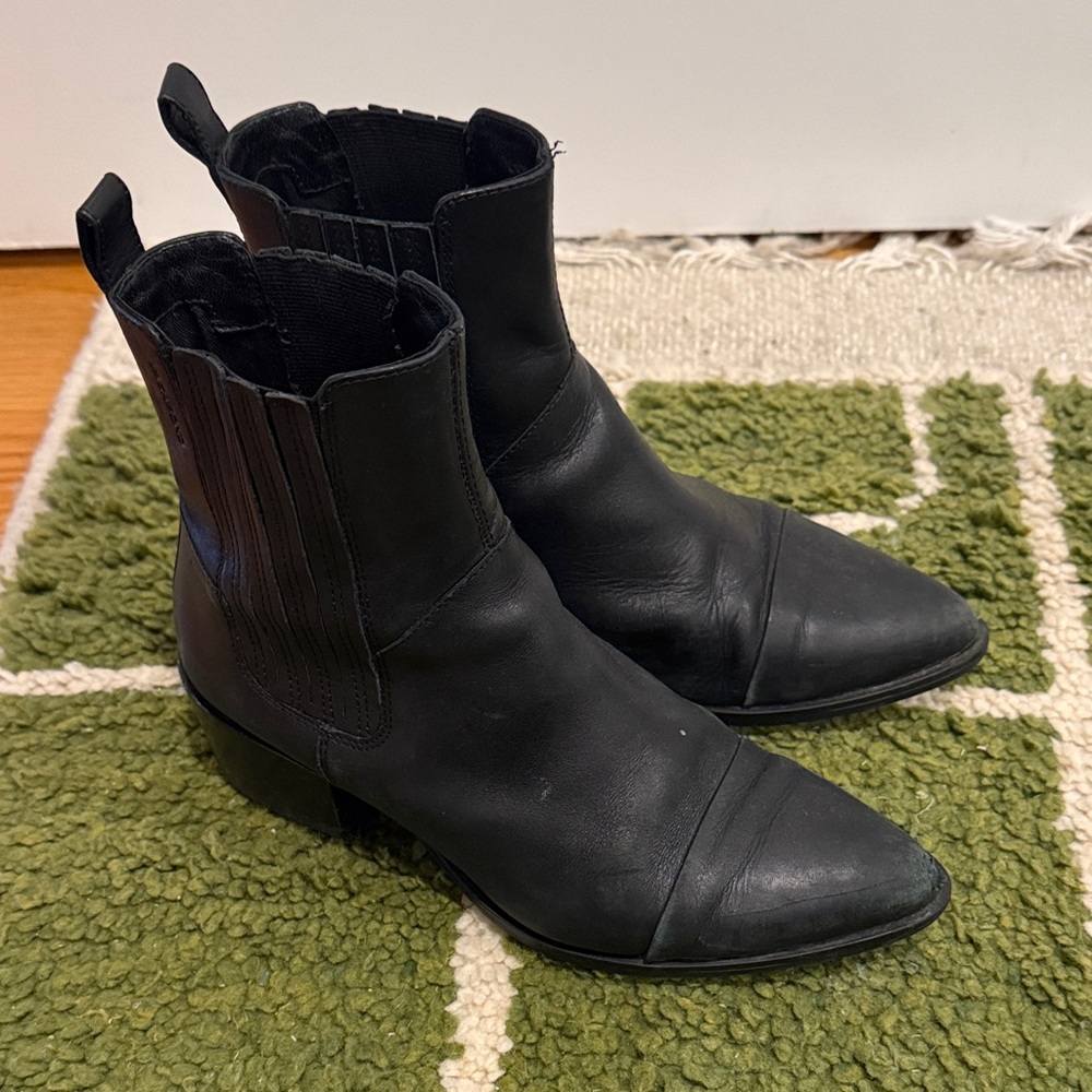 Vagabond Black Chelsea Boots